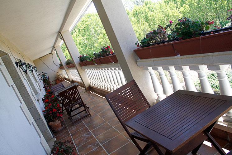 Hostal Zubi XXI Puente La Reina Bagian luar foto