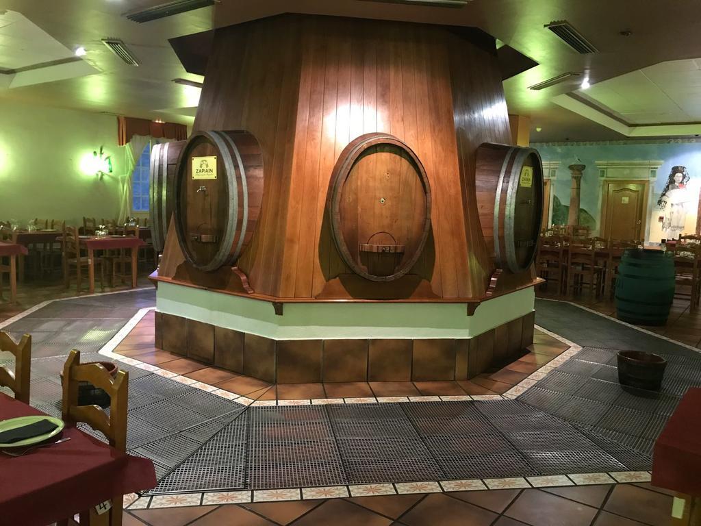 Hostal Zubi XXI Puente La Reina Bagian luar foto