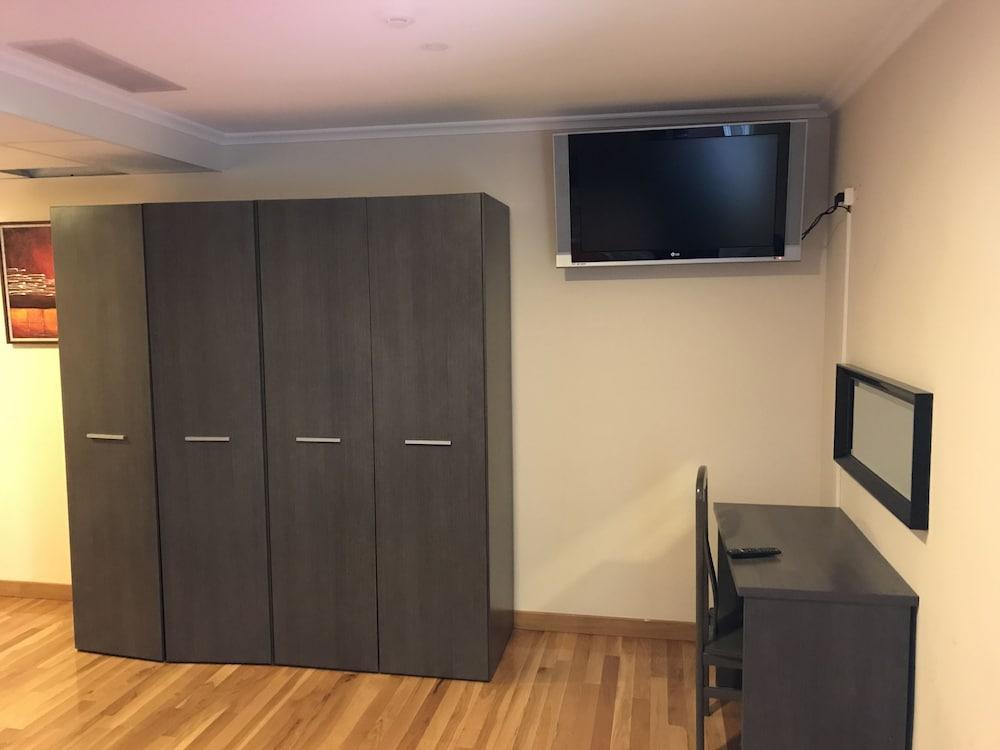 Hostal Zubi XXI Puente La Reina Bagian luar foto